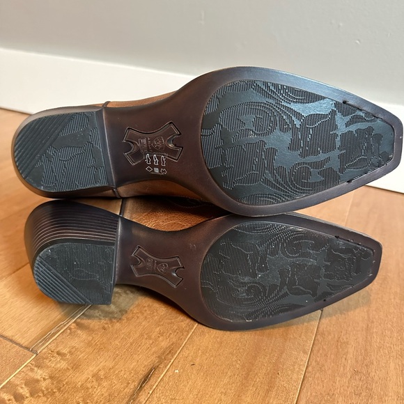 7B Ariat Heritage Western snip toe boot - Picture 5 of 8